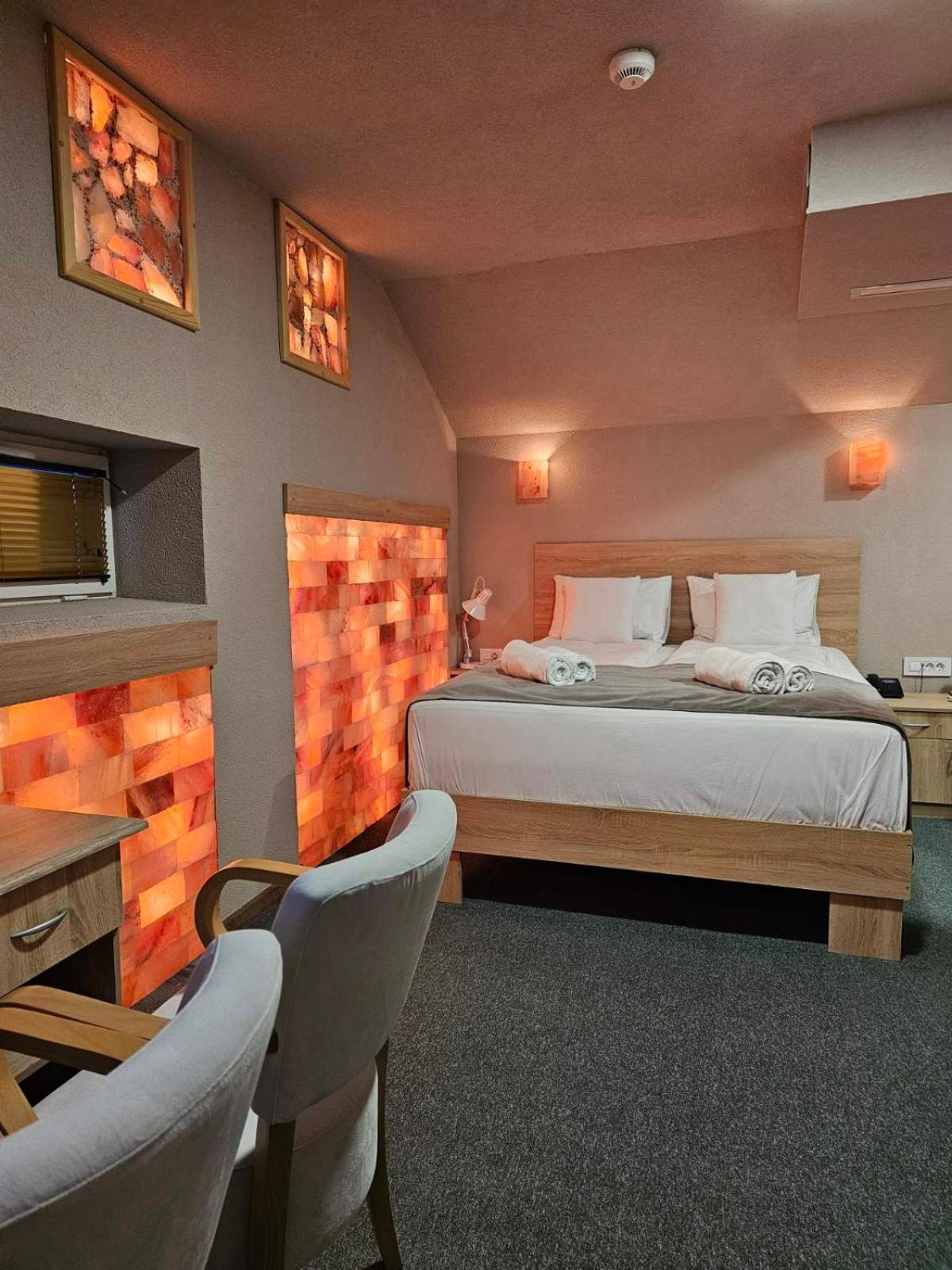 Fantastico Exlcusive Hotel Senta Exterior foto