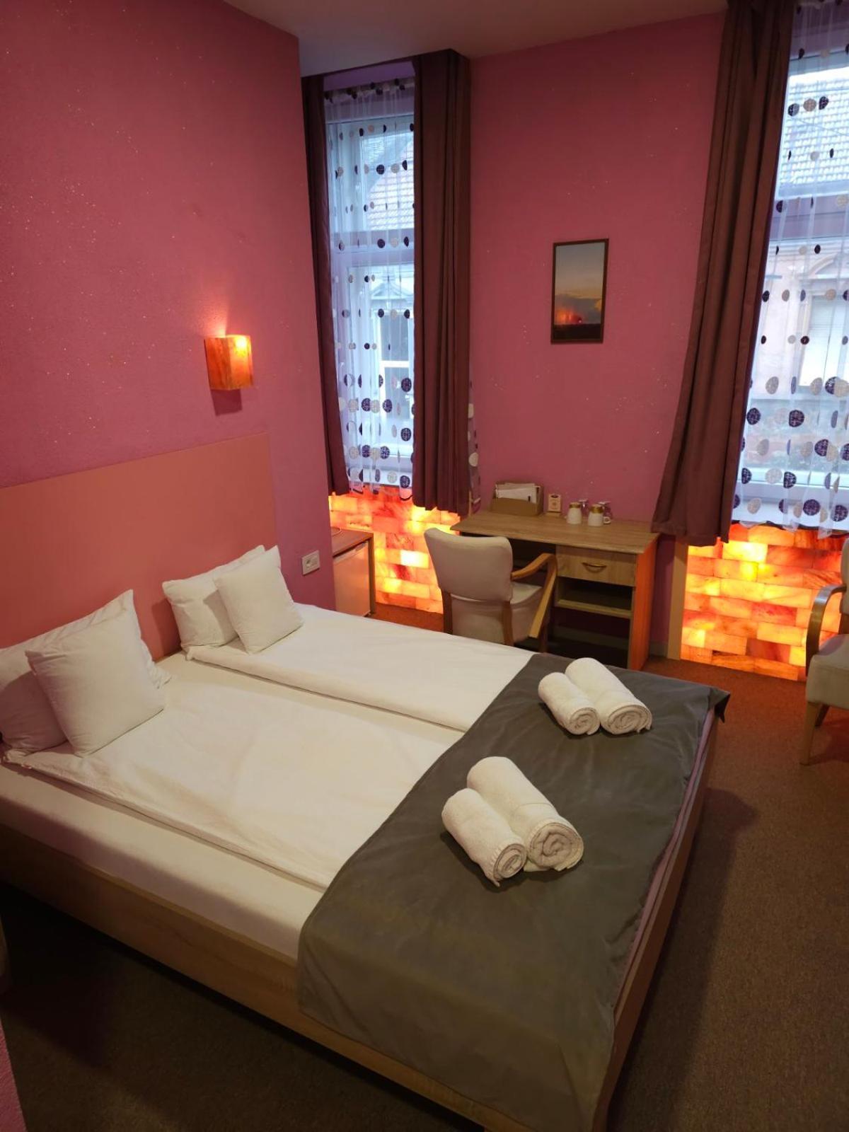 Fantastico Exlcusive Hotel Senta Exterior foto